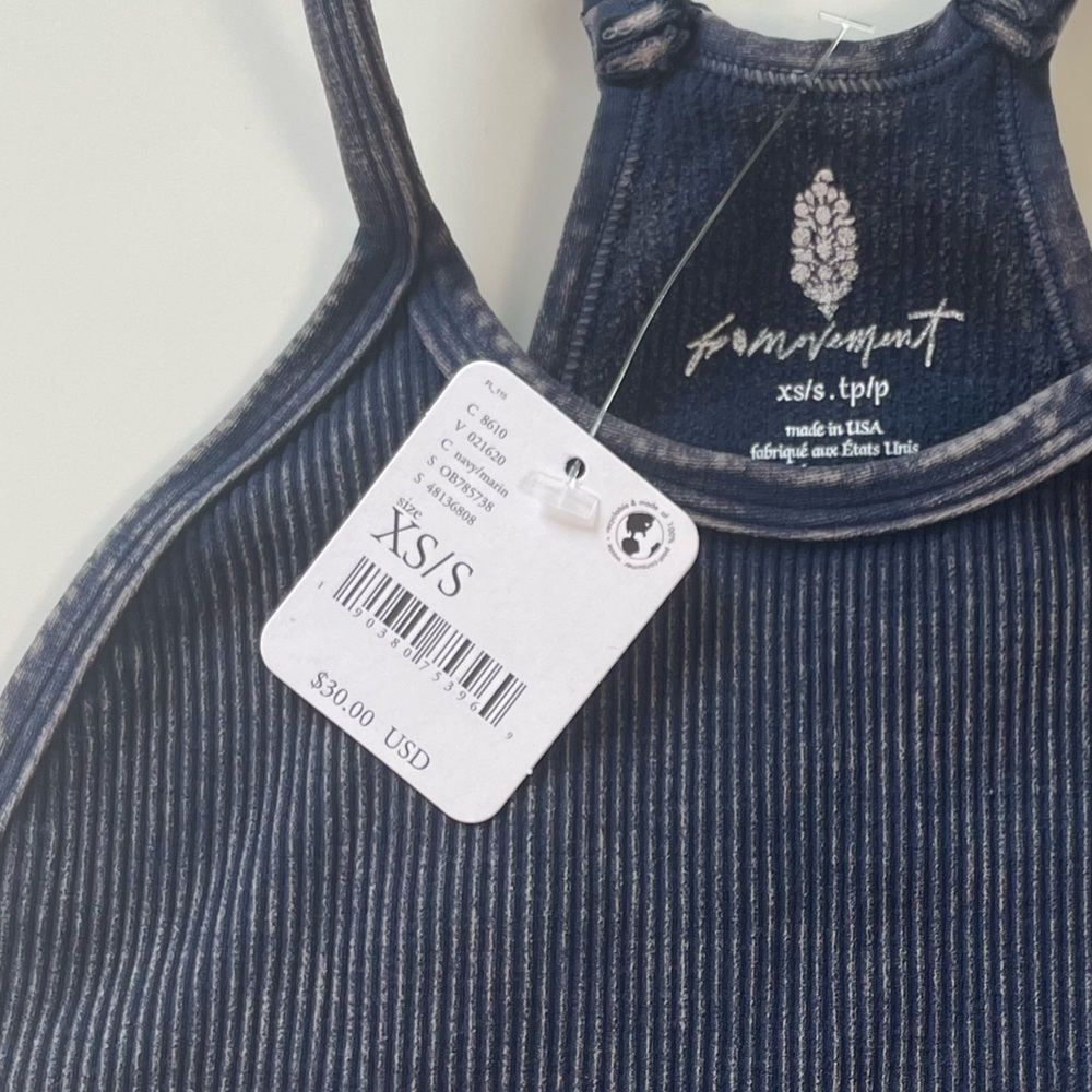 Free People Happiness Runs Crop Tank Perfect for yoga or Pilate - Picture 4 of 7